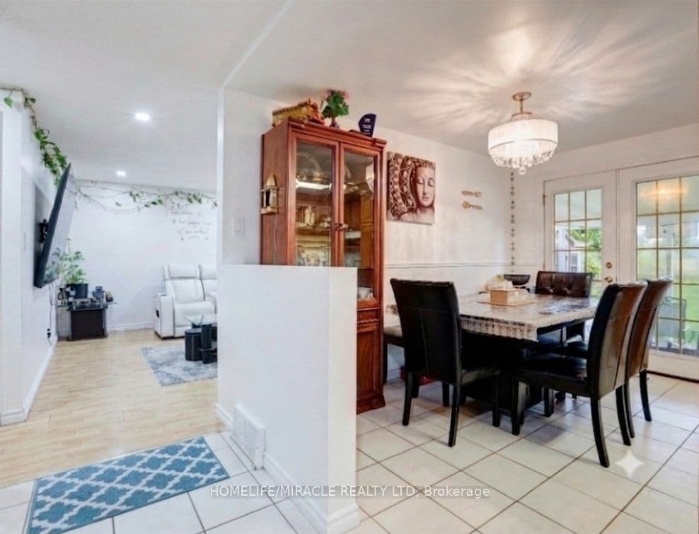 128 Macatee Place — photograph 3
