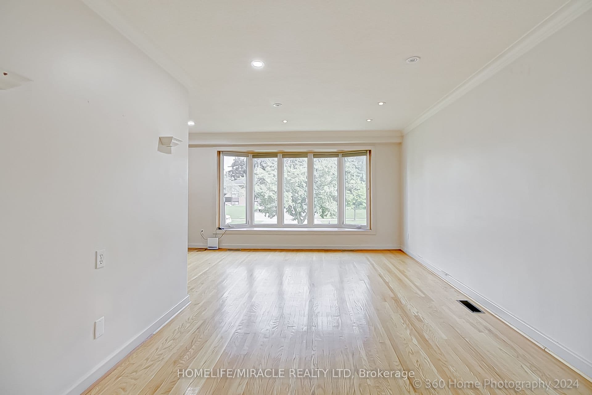 30 Fallowfield Road — photograph 4