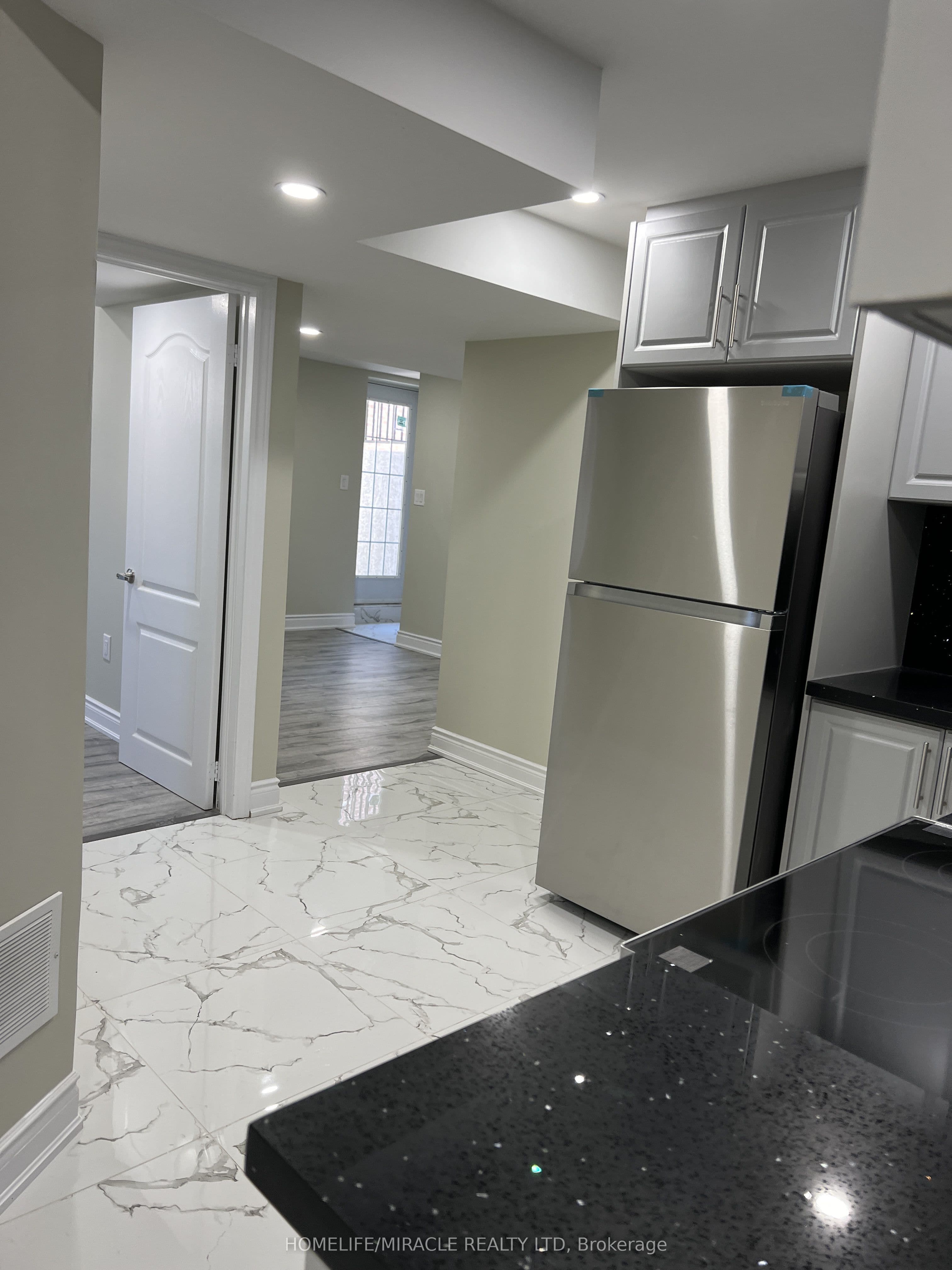 3021 Hollyberry Trail — photograph 3
