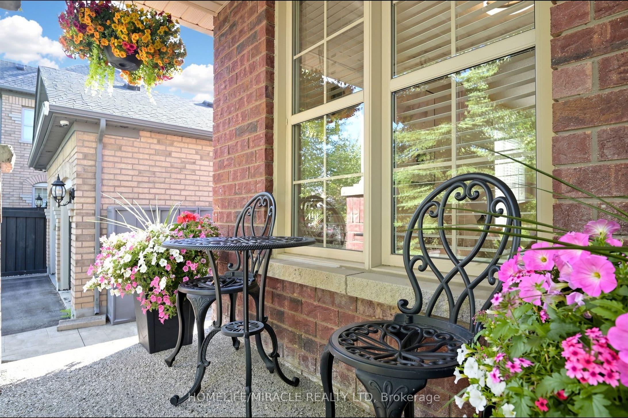 159 Weston Drive — photograph 4