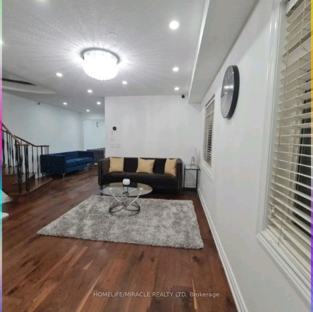 7153 Village Walk — photograph 4